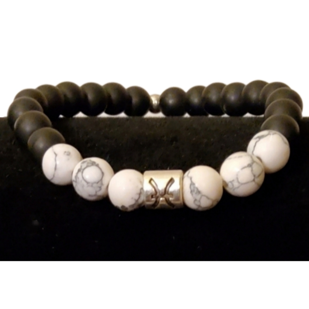 Pieces Zodiac Beaded Bracelet - Picture 2 of 11